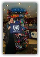 At the UN gift shop, I couldn't find any "world peace" on sale, but I did come across this fine-looking tote bag