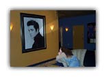 Jen swoons for Elvis inside the Heartbreak Hotel